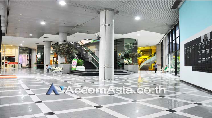 4  Office Space For Rent in Ratchadaphisek ,Bangkok MRT Rama 9 at Chamnan Phenjati Business Center AA12888